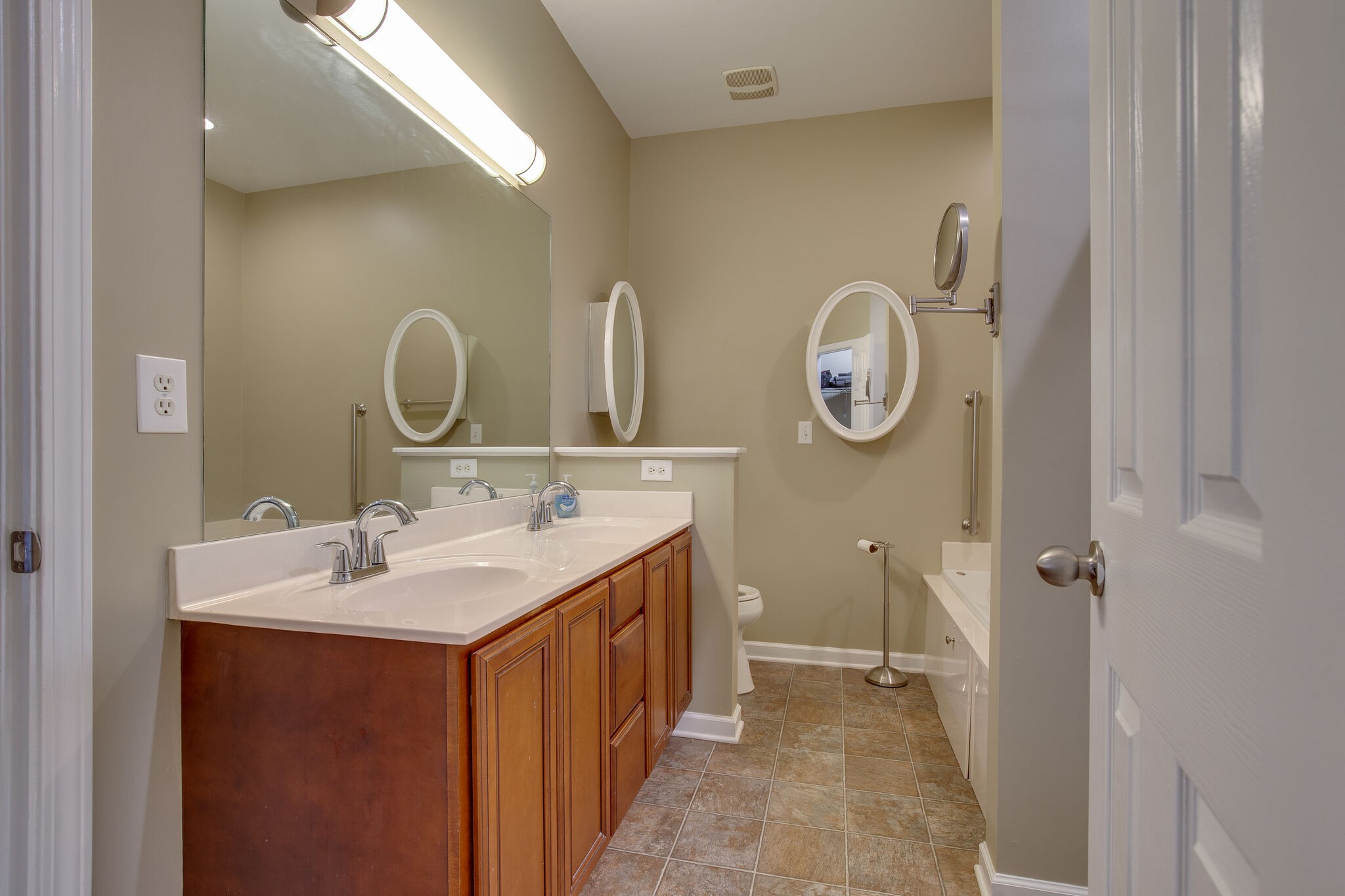 2007 Fiona Way Spring Hill, TN 37174 - Photo 10 of 22 Gallery Image 10