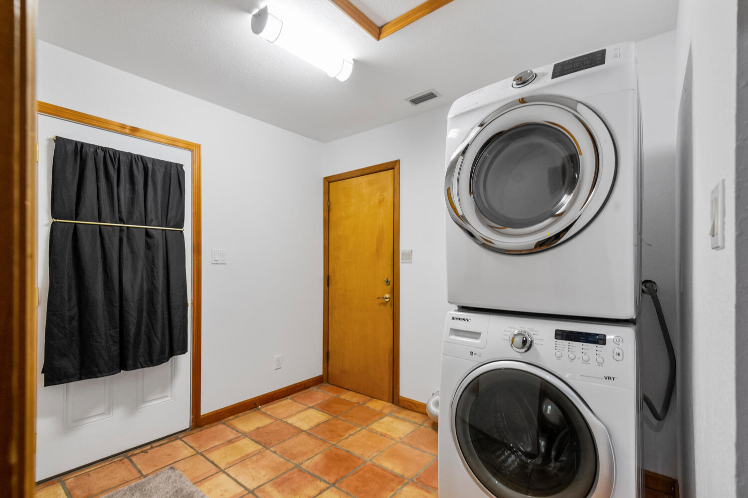 6538 Rigger Road Lake Worth, FL 33462 - Photo 9 of 21 6538 Rigger Rd-large-017-016-Laundry-150
