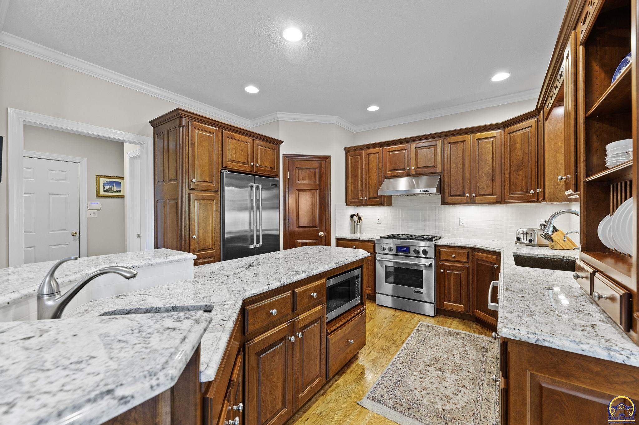 3916 Southwest Clarion Place Topeka, KS 66610 - Photo 35 of 96