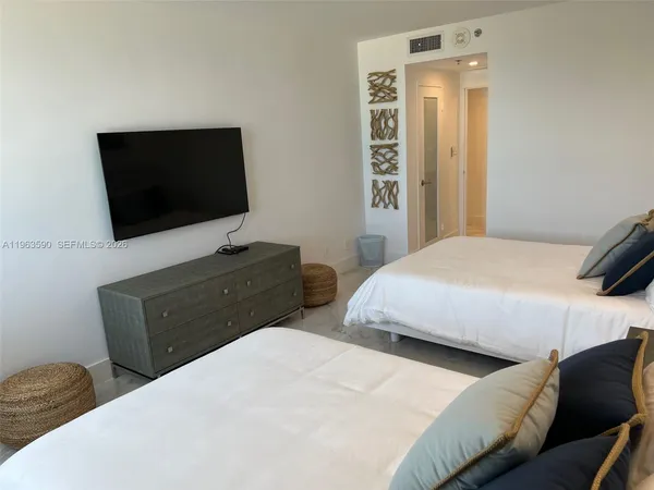 $8,000 | 100 Lincoln Road, Unit 1548, Miami Beach, FL 33139