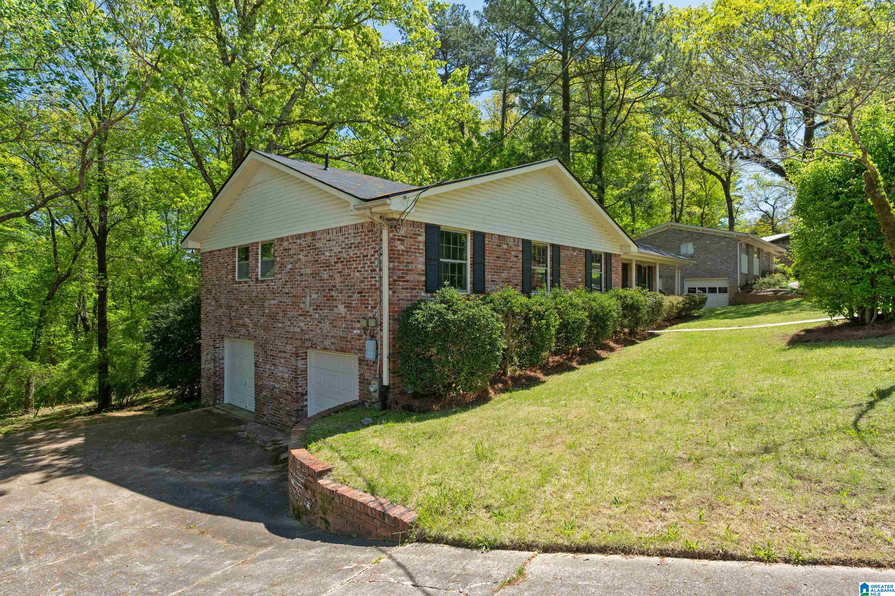 2327 Deerwood Road Birmingham, AL 35216 - Photo 3 of 32