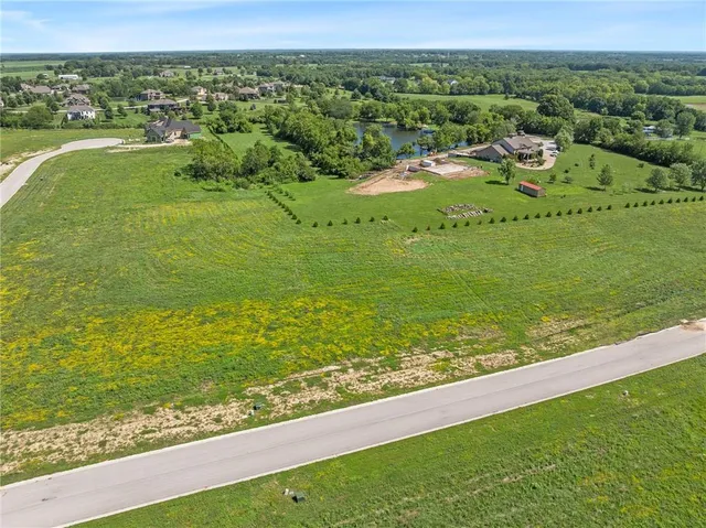 $236,000 | 13311 Winner's Circle, Smithville, MO 64089