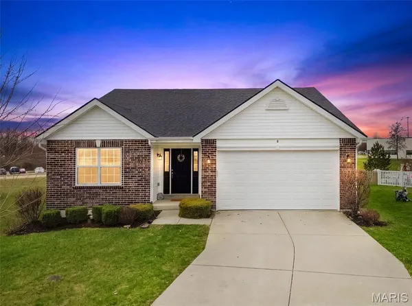 $375,000 | 8 Blue Pearl Court, O'Fallon, MO 63366