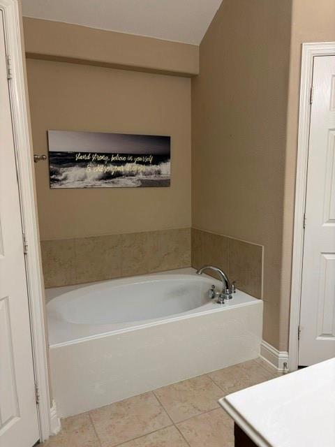 202 Tower Circle Terrell, TX 75160 - Photo 24 of 39 a bathroom with a bathtub