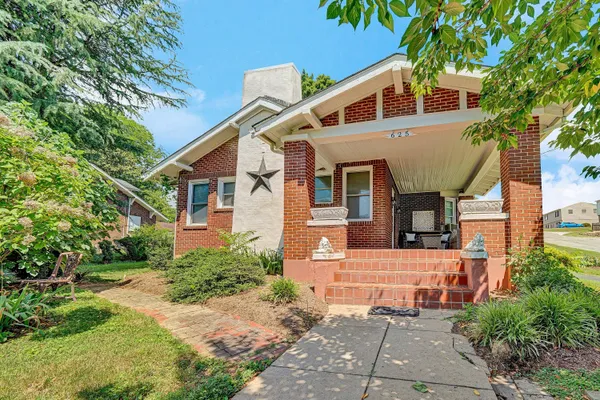 $283,950 | 625 Vinton Mill Court Northeast, Roanoke, VA 24012
