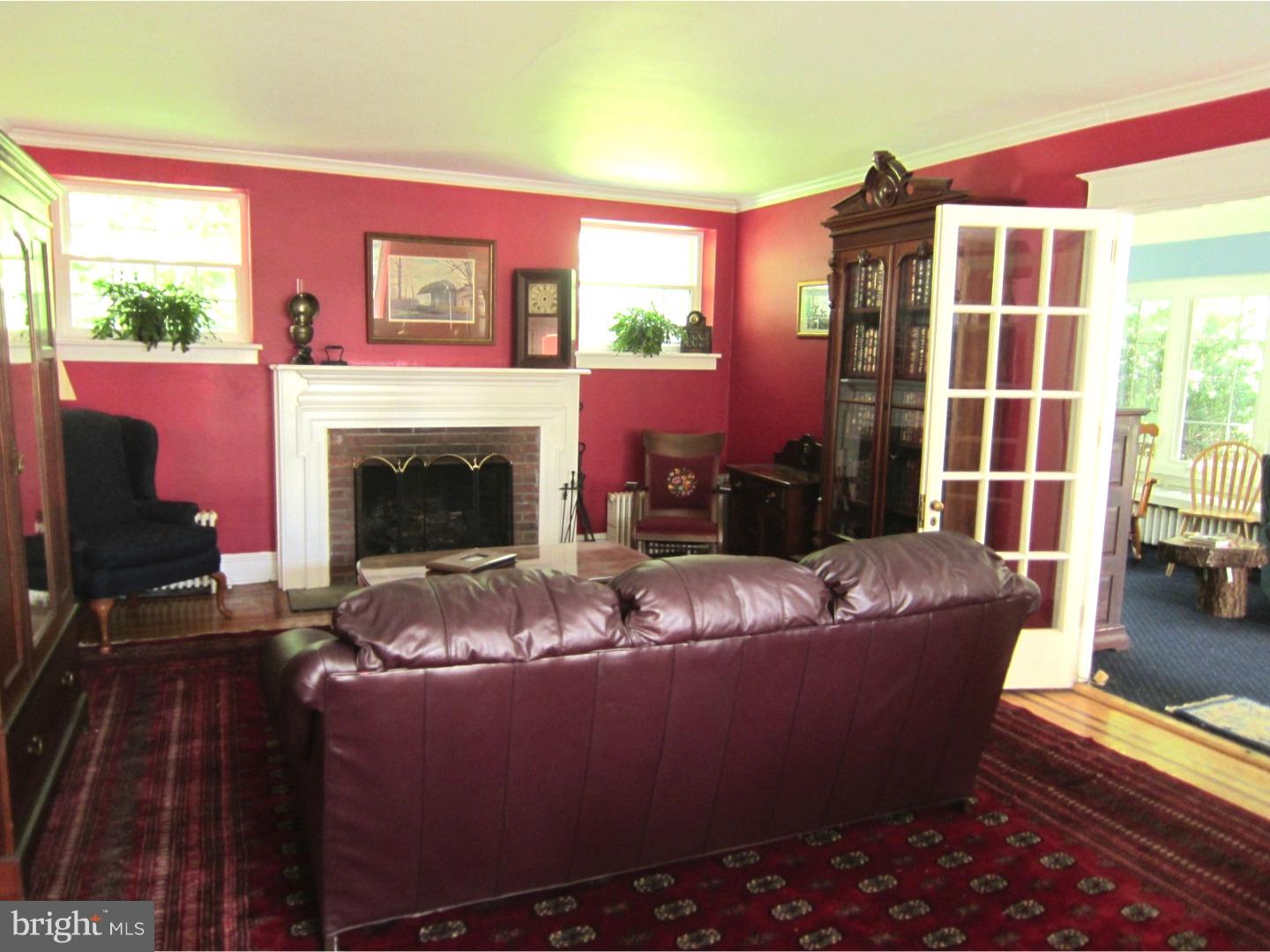 420 Newbold Road Jenkintown, PA 19046 - Photo 5 of 25 Living Room