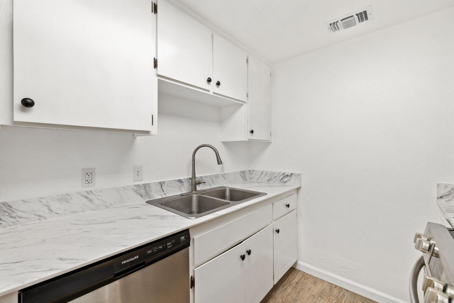 6860 Concert Way Sacramento, CA 95842 - Photo 32 of 45