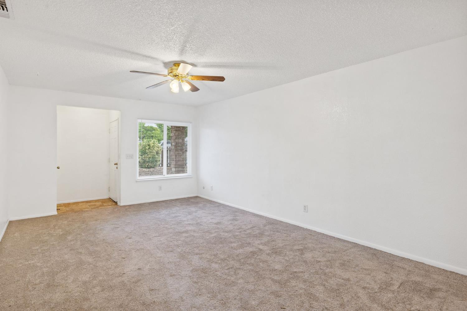 6860 Concert Way Sacramento, CA 95842 - Photo 4 of 45
