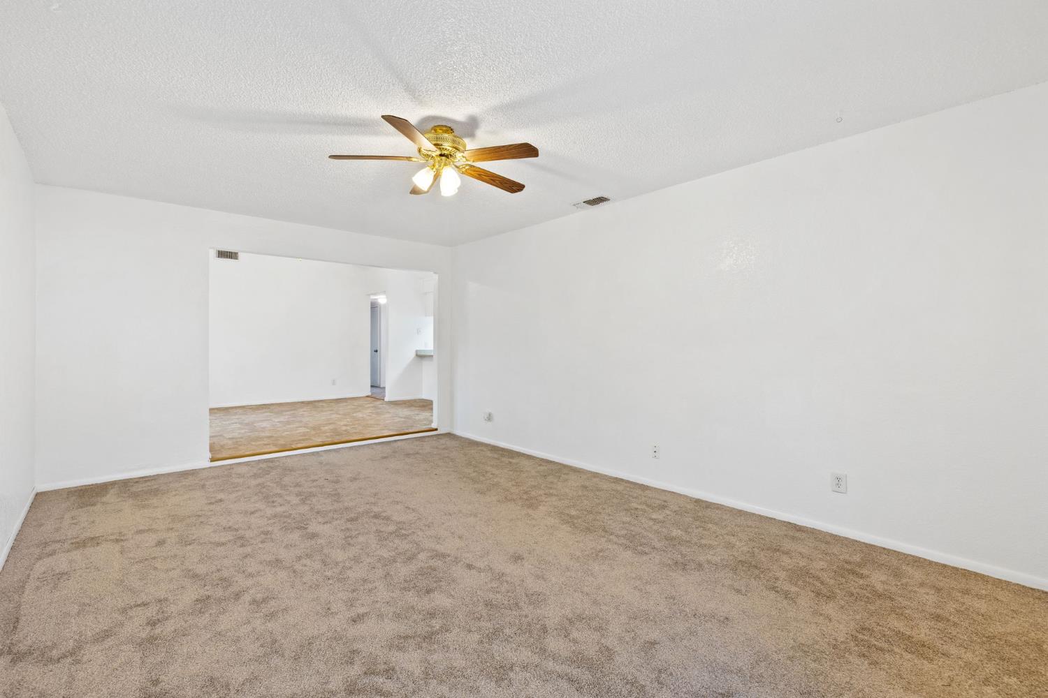 6860 Concert Way Sacramento, CA 95842 - Photo 6 of 45