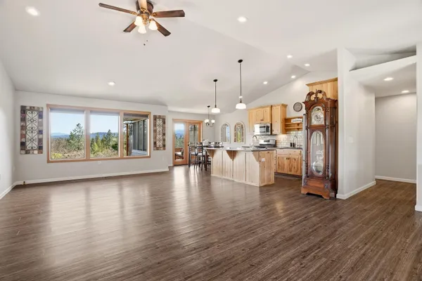 $729,950 | 34212 Vista Point Lane, Deer Park, WA 99006