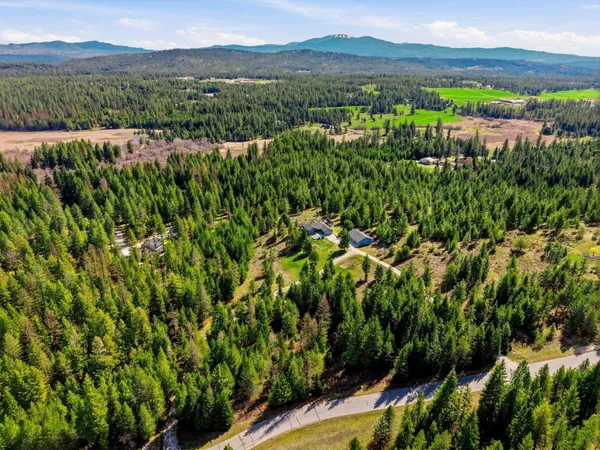 $729,950 | 34212 Vista Point Lane, Deer Park, WA 99006
