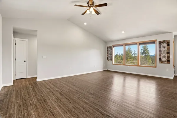 $729,950 | 34212 Vista Point Lane, Deer Park, WA 99006