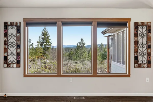 $729,950 | 34212 Vista Point Lane, Deer Park, WA 99006