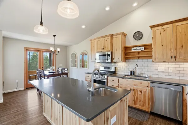 $729,950 | 34212 Vista Point Lane, Deer Park, WA 99006