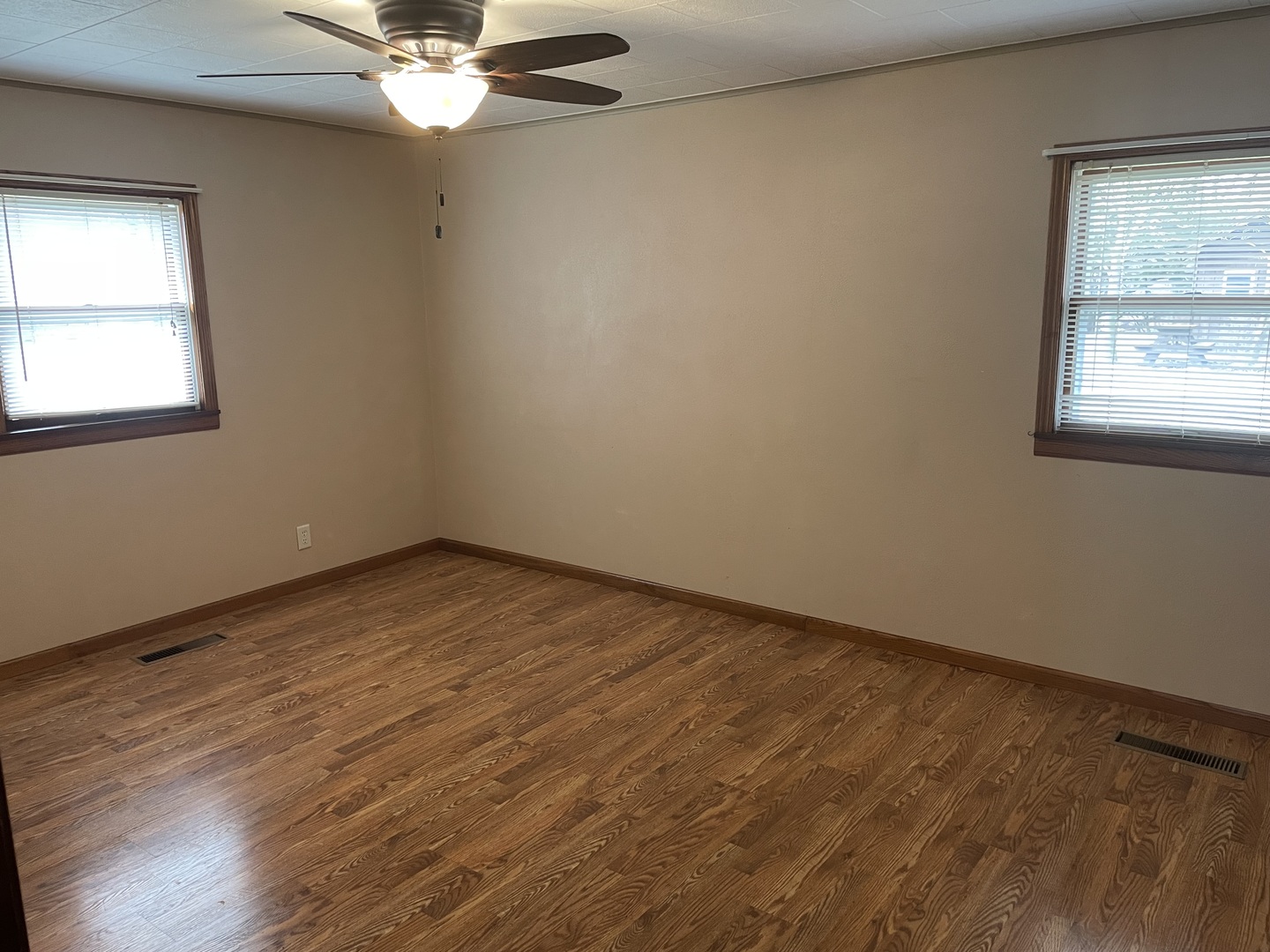 205 North 3rd Street Danforth, IL 60930 - Photo 6 of 17 an empty room with a window