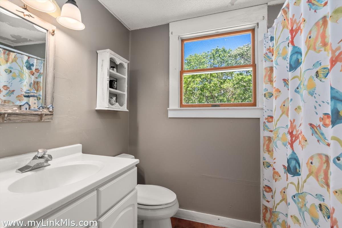 46 Old Coach Road West Tisbury, MA 02568 - Photo 14 of 20 Gallery Image 14