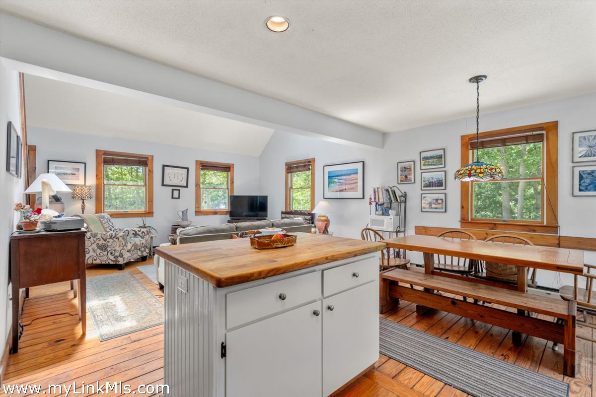 46 Old Coach Road West Tisbury, MA 02568 - Photo 9 of 20 Gallery Image 9