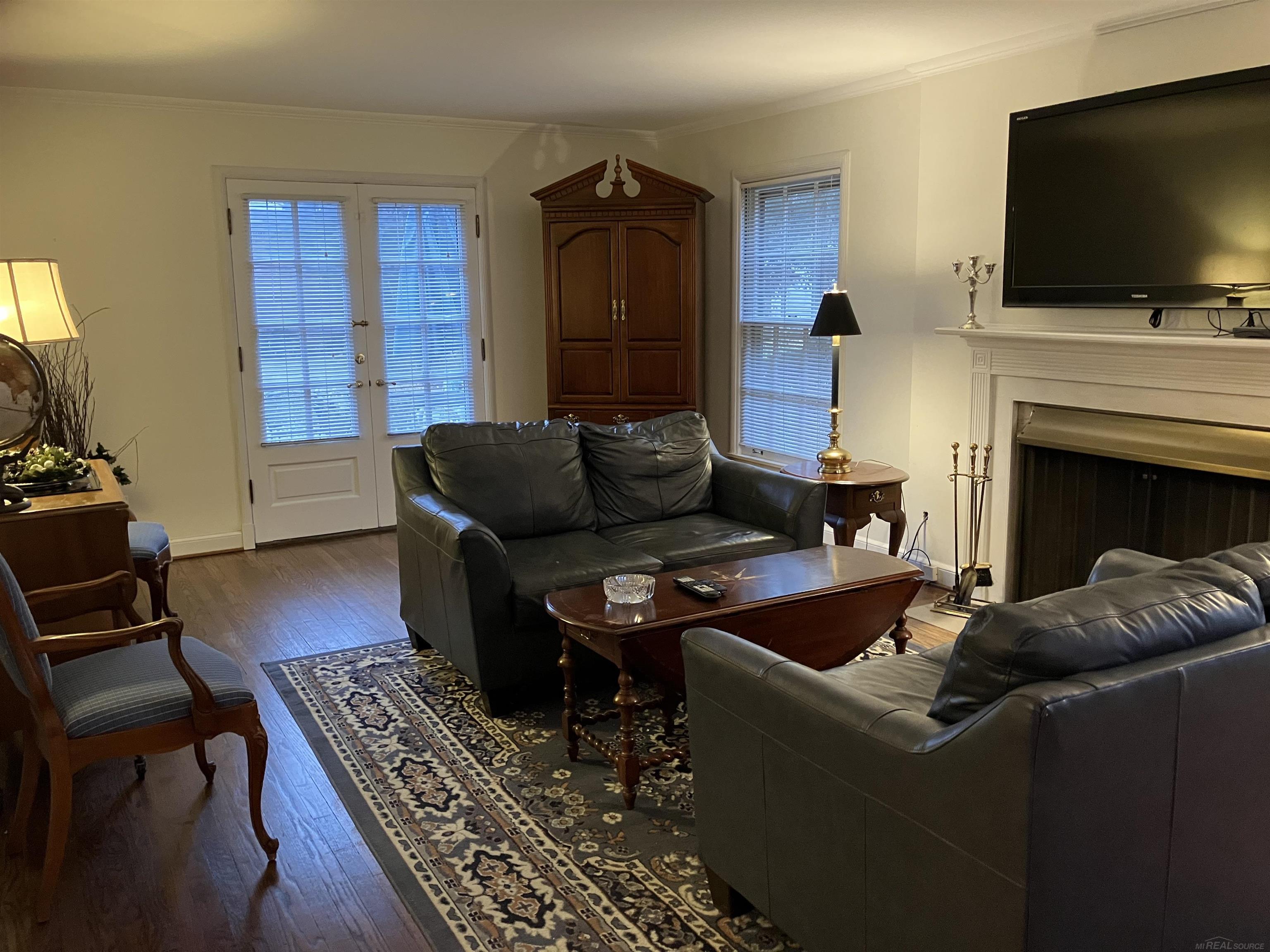 1050 Harvard Road Grosse Pointe, MI 48230 - Photo 6 of 39 50165705-d4fbd5ec-6a28-40a1-940a-9a22a242a7df.JPG