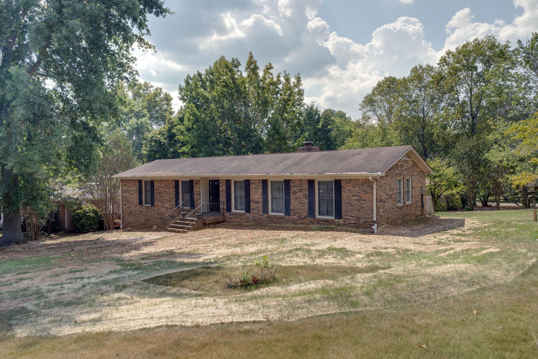 1300 Manor Road Columbia, TN 38401 - Photo 3 of 25 Gallery Image 3