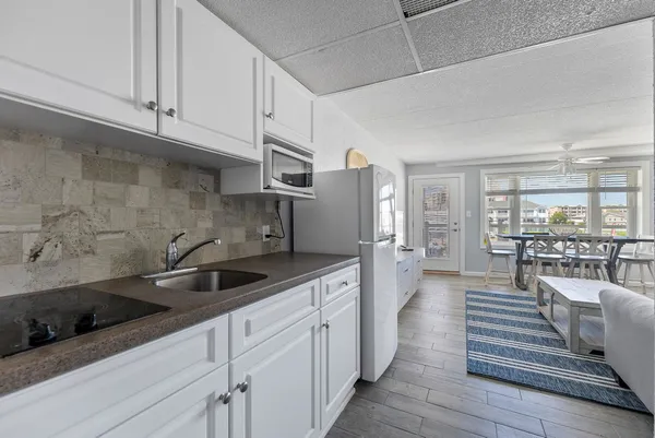 $425,000 | 9103 Atlantic Avenue, Unit 411, Wildwood Crest, NJ 08260