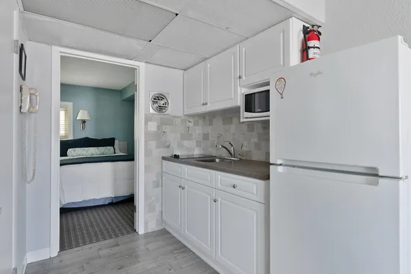 $425,000 | 9103 Atlantic Avenue, Unit 411, Wildwood Crest, NJ 08260