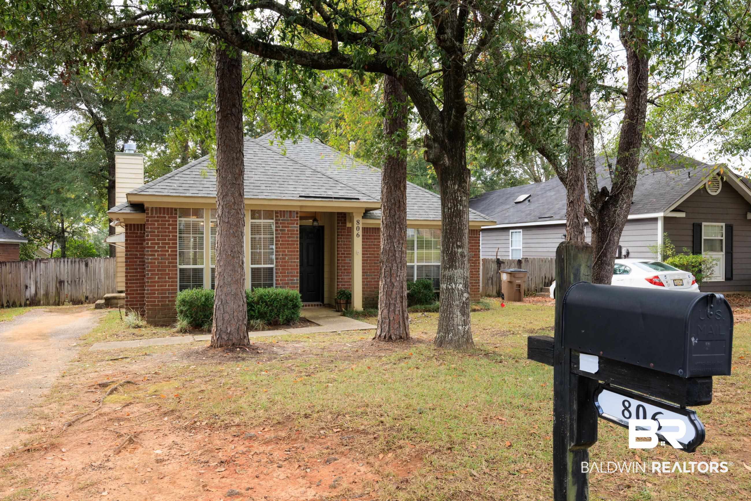 806 Louise Avenue Mobile, AL 36609 - Photo 2 of 23
