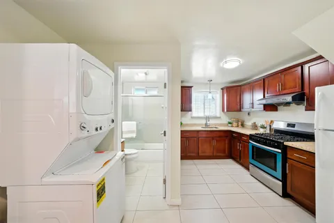 $828,000 | 2539-2541 Grande Vista Avenue, Oakland, CA 94601