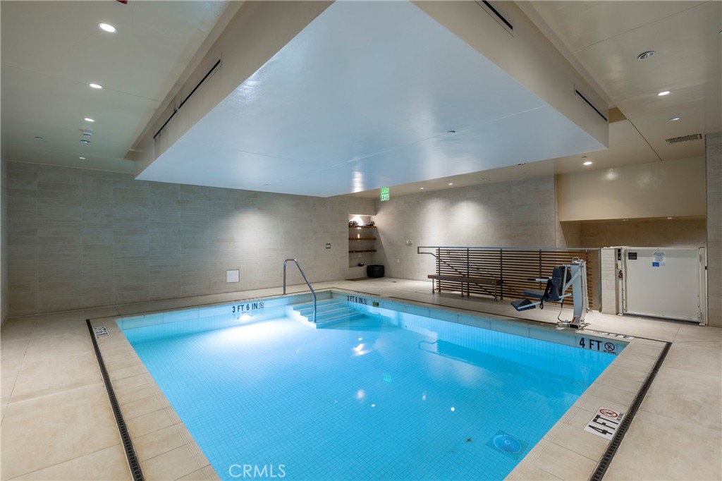 345 East Colorado Boulevard, Unit 404 Pasadena, CA 91101 - Photo 57 of 57 a room with lots of tables and chairs