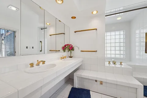 $549,000 | 1721 Humboldt Avenue South, Minneapolis, MN 55403