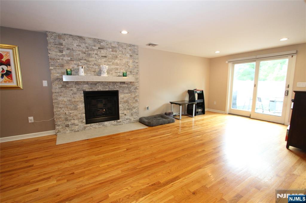 7 Stuart Street Waldwick, NJ 07463 - Photo 9 of 49