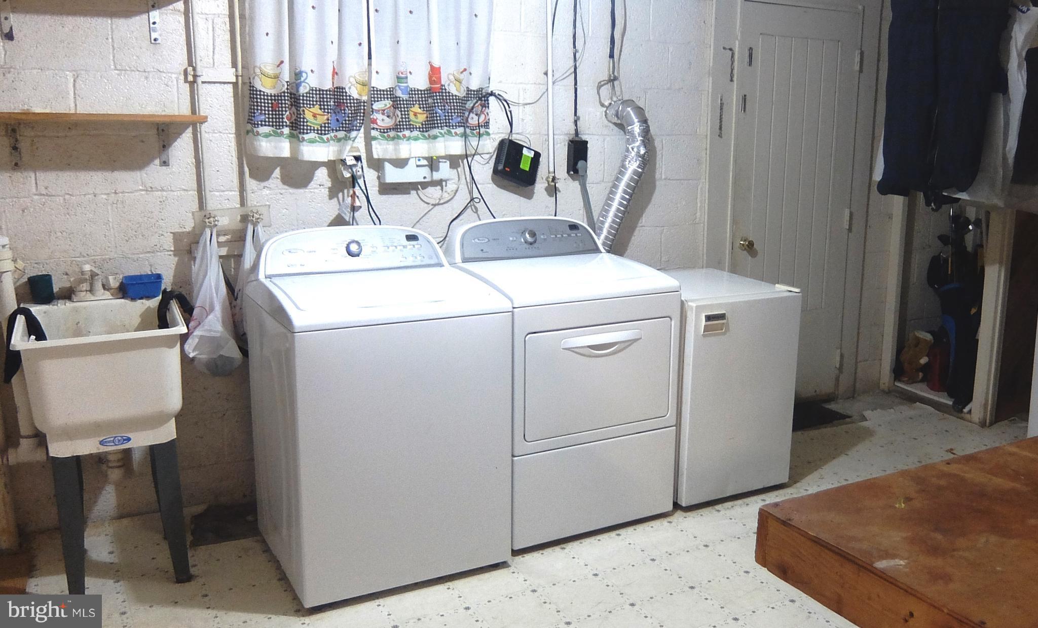 6016 Trailside Drive Springfield, VA 22150 - Photo 13 of 22 Washer & Dryer