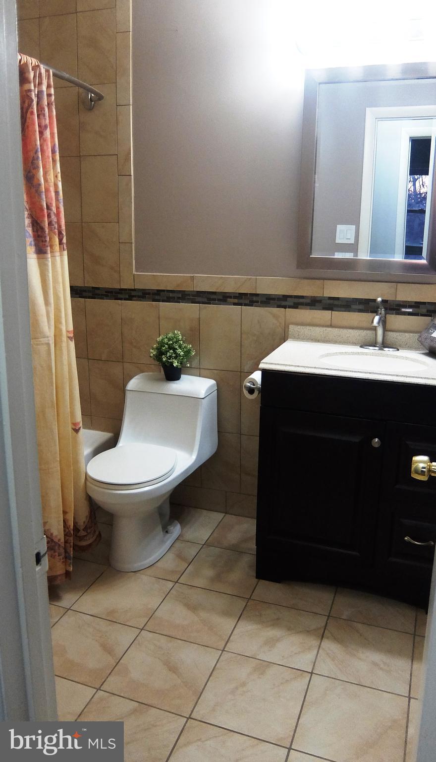 6016 Trailside Drive Springfield, VA 22150 - Photo 16 of 22 Bath
