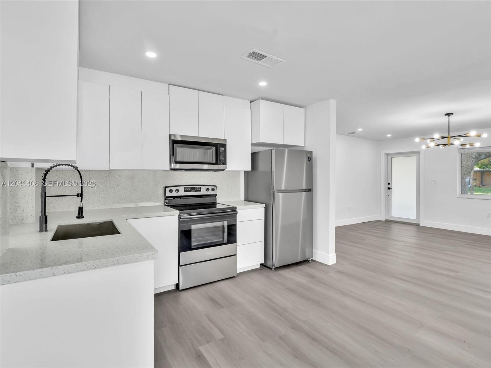 8145 Sunset Strip Sunrise, FL 33322 - Photo 5 of 16