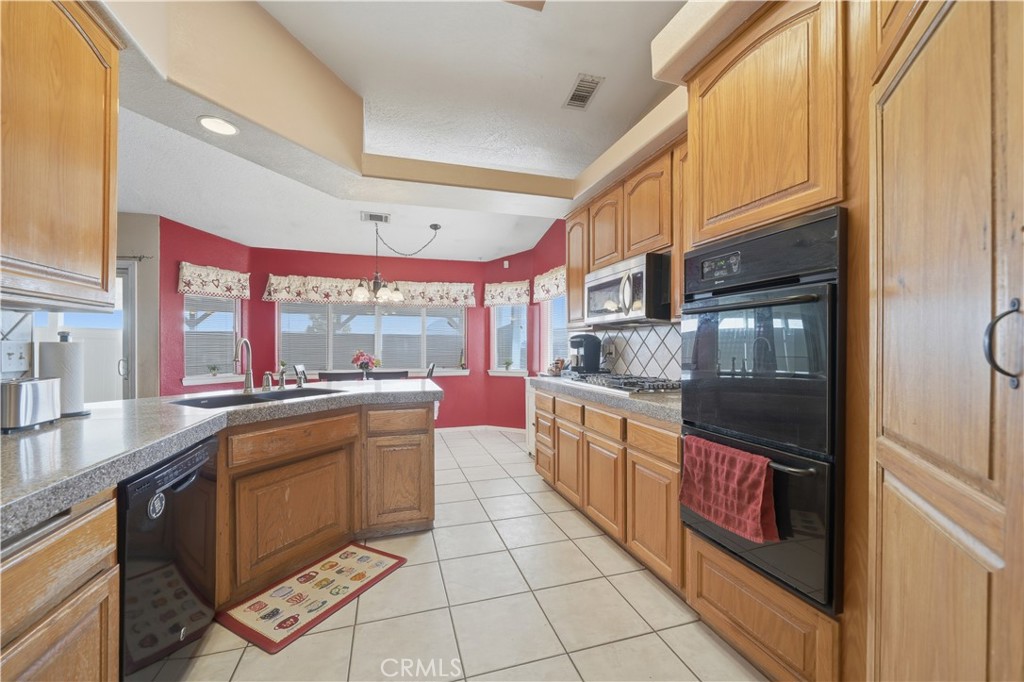 12035 Barbet Road Phelan, CA 92371 - Photo 9 of 47