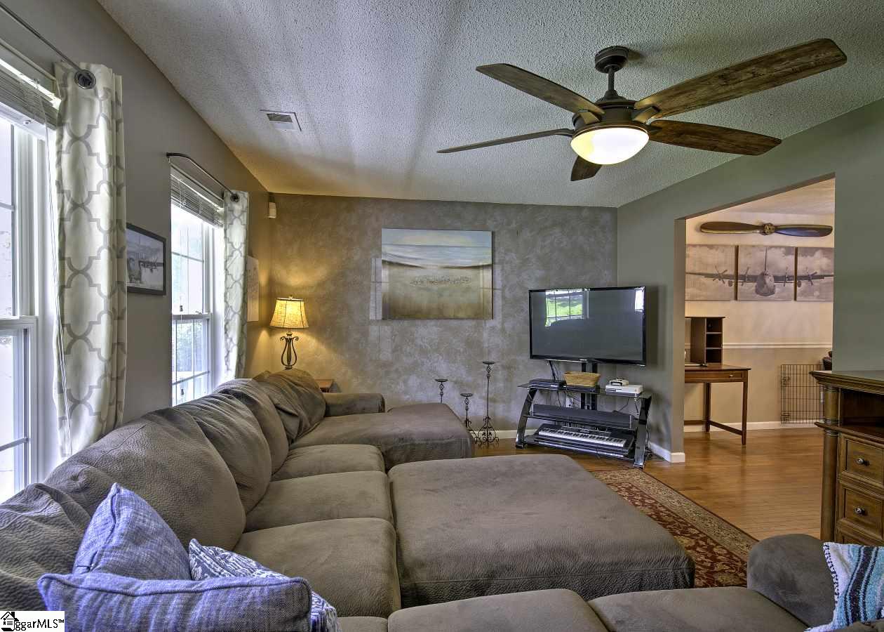 10 Timberjack Street Simpsonville, SC 29680 - Photo 8 of 36 Gallery Image 8