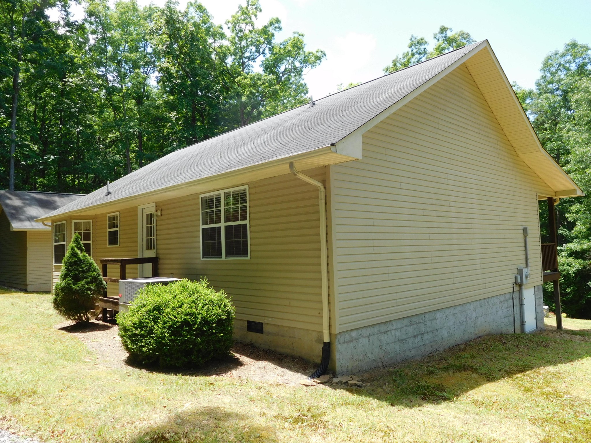 1105 Arrowhead Road, Unit 5 Monterey, TN 38574 - Photo 3 of 20 Gallery Image 3