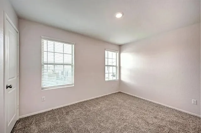 $1,695 | 817 Circle Way, Unit 7I, Jarrell, TX 76537