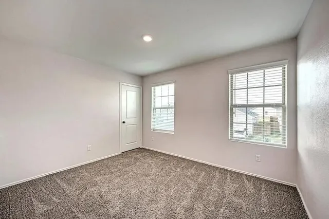 $1,695 | 817 Circle Way, Unit 7I, Jarrell, TX 76537