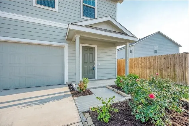 $1,695 | 817 Circle Way, Unit 7I, Jarrell, TX 76537