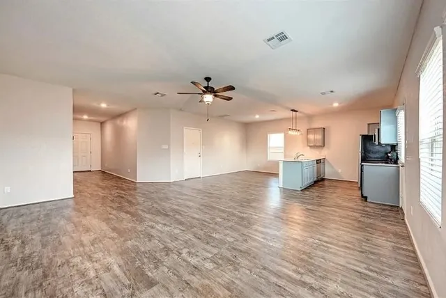 $1,695 | 817 Circle Way, Unit 7I, Jarrell, TX 76537