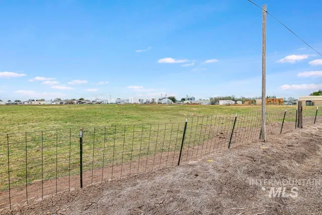 $403,500 | Tbd Sunnyslope Drive, Paul, ID 83347