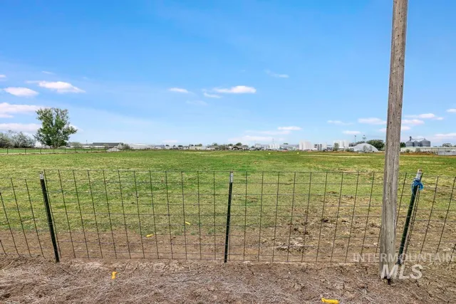 $403,500 | Tbd Sunnyslope Drive, Paul, ID 83347