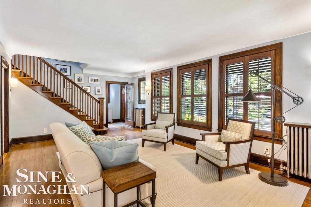 1244 Bishop Road Grosse Pointe, MI 48230 - Photo 4 of 49 50110674-3.JPG