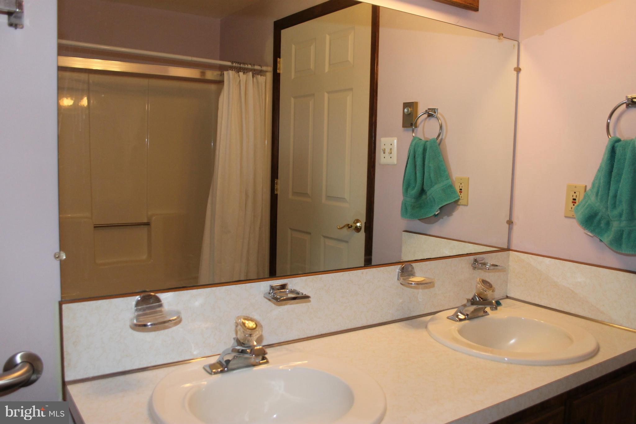 3014 Tenerife Road Catlett, VA 20119 - Photo 15 of 28 Hall Bathroom