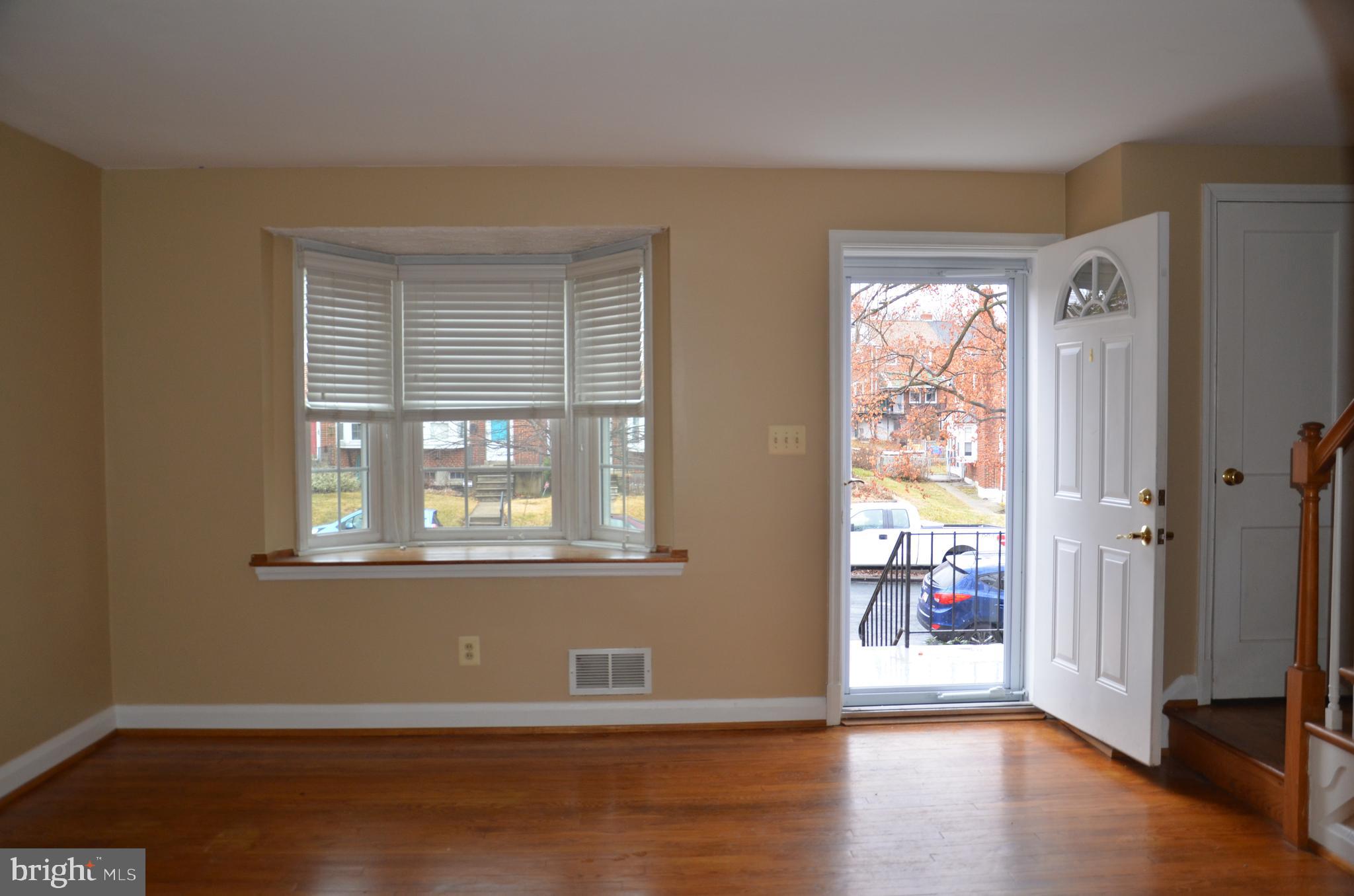 1635 Aberdeen Road Baltimore, MD 21286 - Photo 2 of 22 Enter through the front door w/full glass storm dr