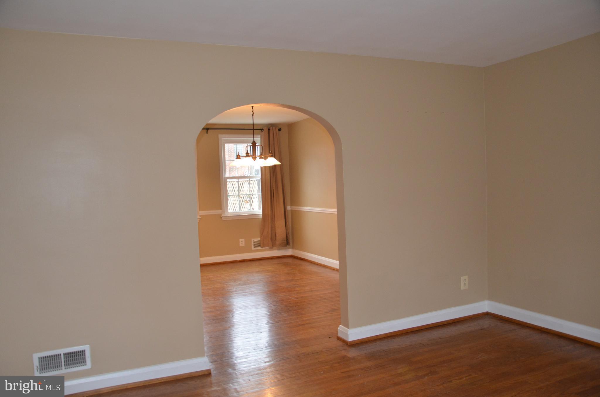 1635 Aberdeen Road Baltimore, MD 21286 - Photo 4 of 22 Enter the dining room from the living room