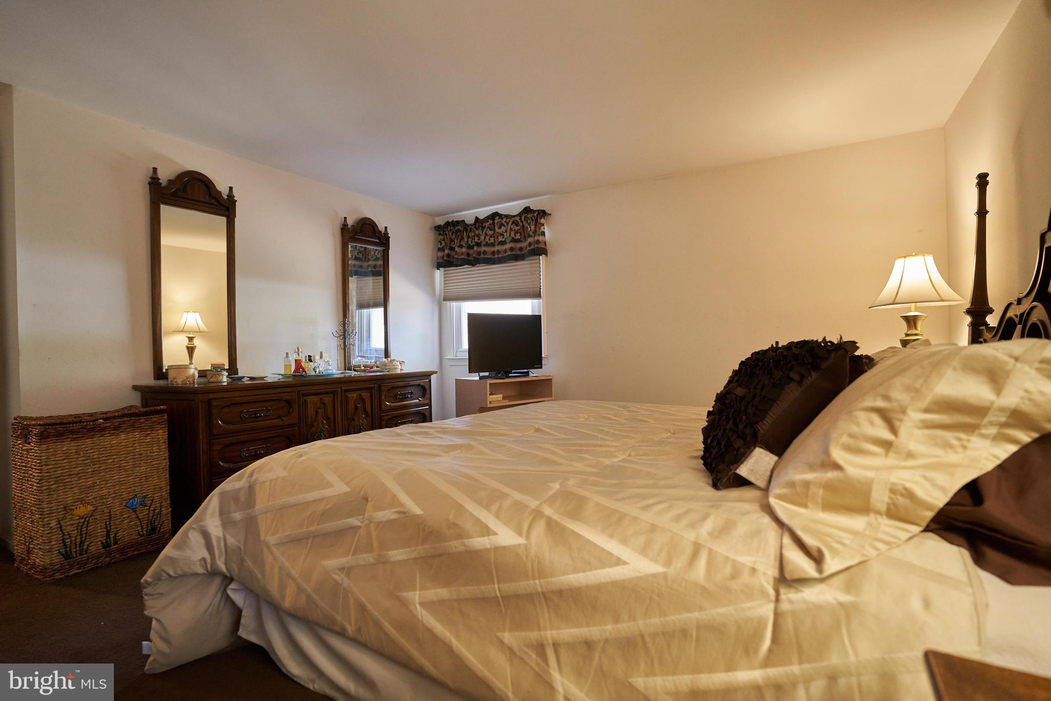 227 Brookdale Drive Huntingdon Valley, PA 19006 - Photo 30 of 42 Gallery Image 30
