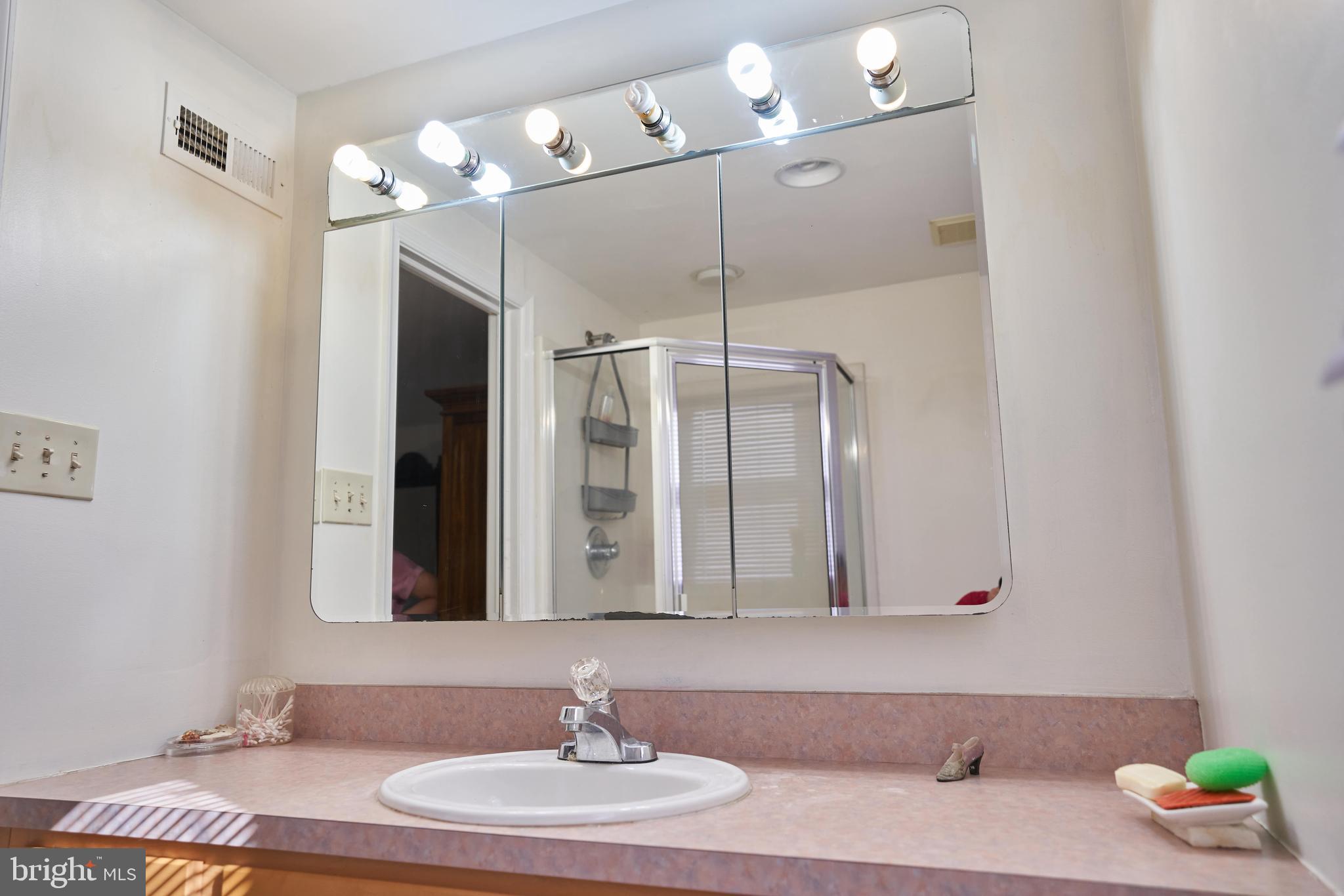 227 Brookdale Drive Huntingdon Valley, PA 19006 - Photo 32 of 42 Gallery Image 32