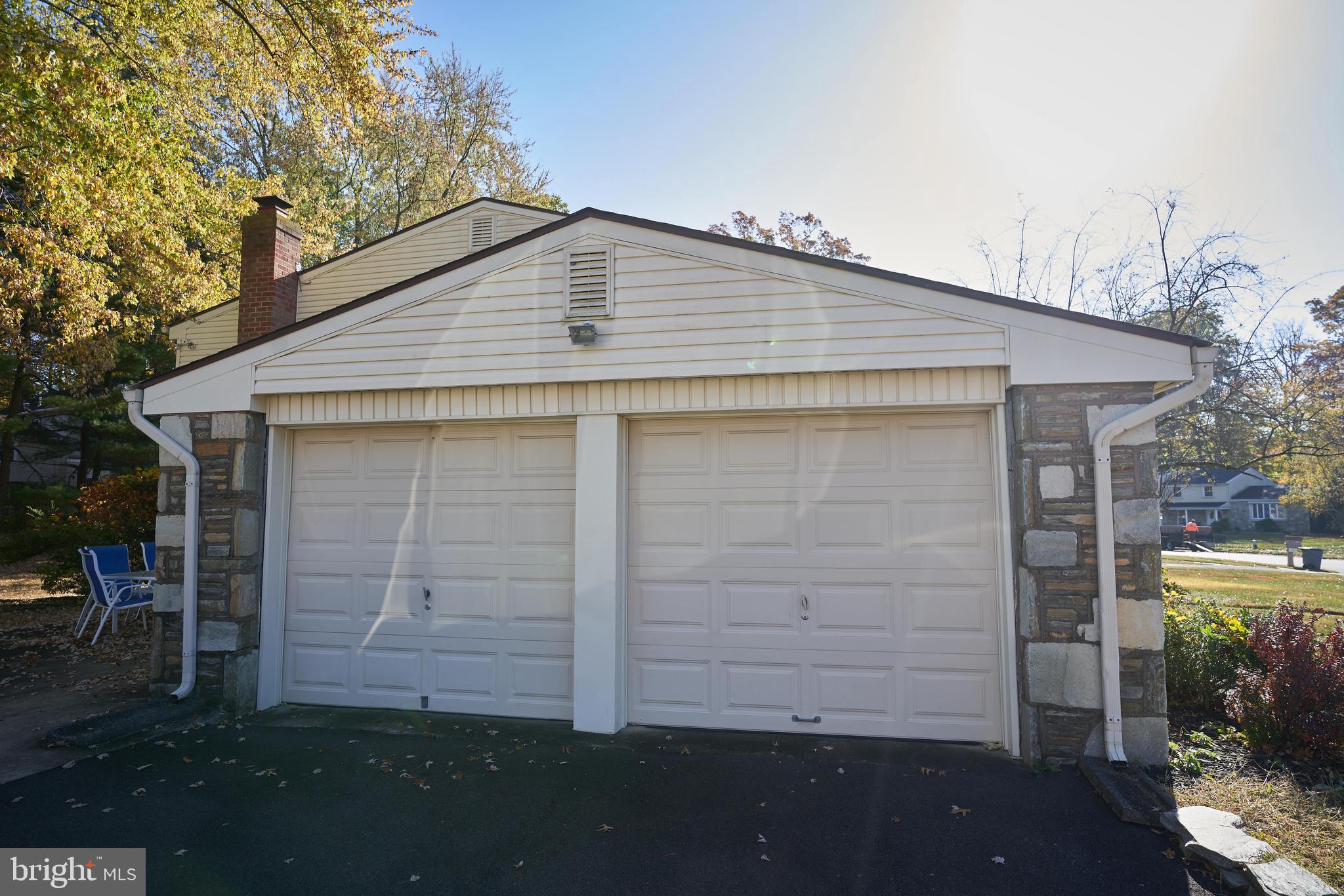 227 Brookdale Drive Huntingdon Valley, PA 19006 - Photo 7 of 42 Gallery Image 7