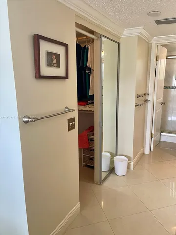 $180,000 | 3940 Northwest 42nd Avenue, Unit 319, Lauderdale Lakes, FL 33319